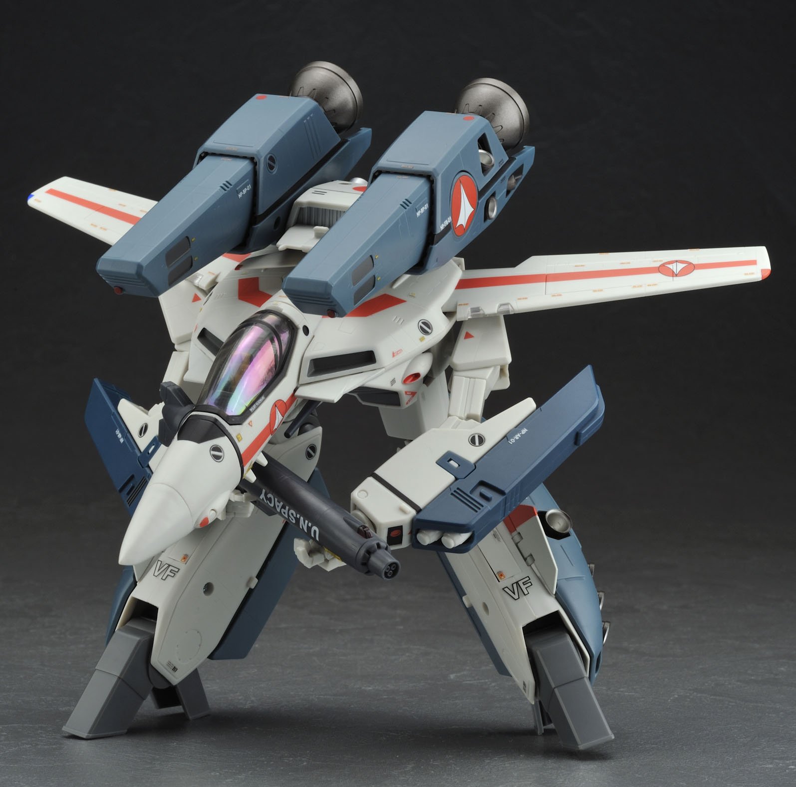 Amazon.co.jp: 1/60 マクロス 完全変形 VF-1J 一条輝機 with スーパー
