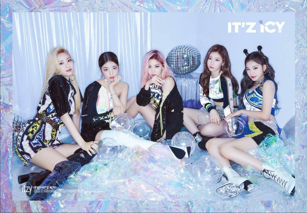 Amazon.com: ITZY 'It'z Icy' Album Random Ver CD+1p Poster+80p
