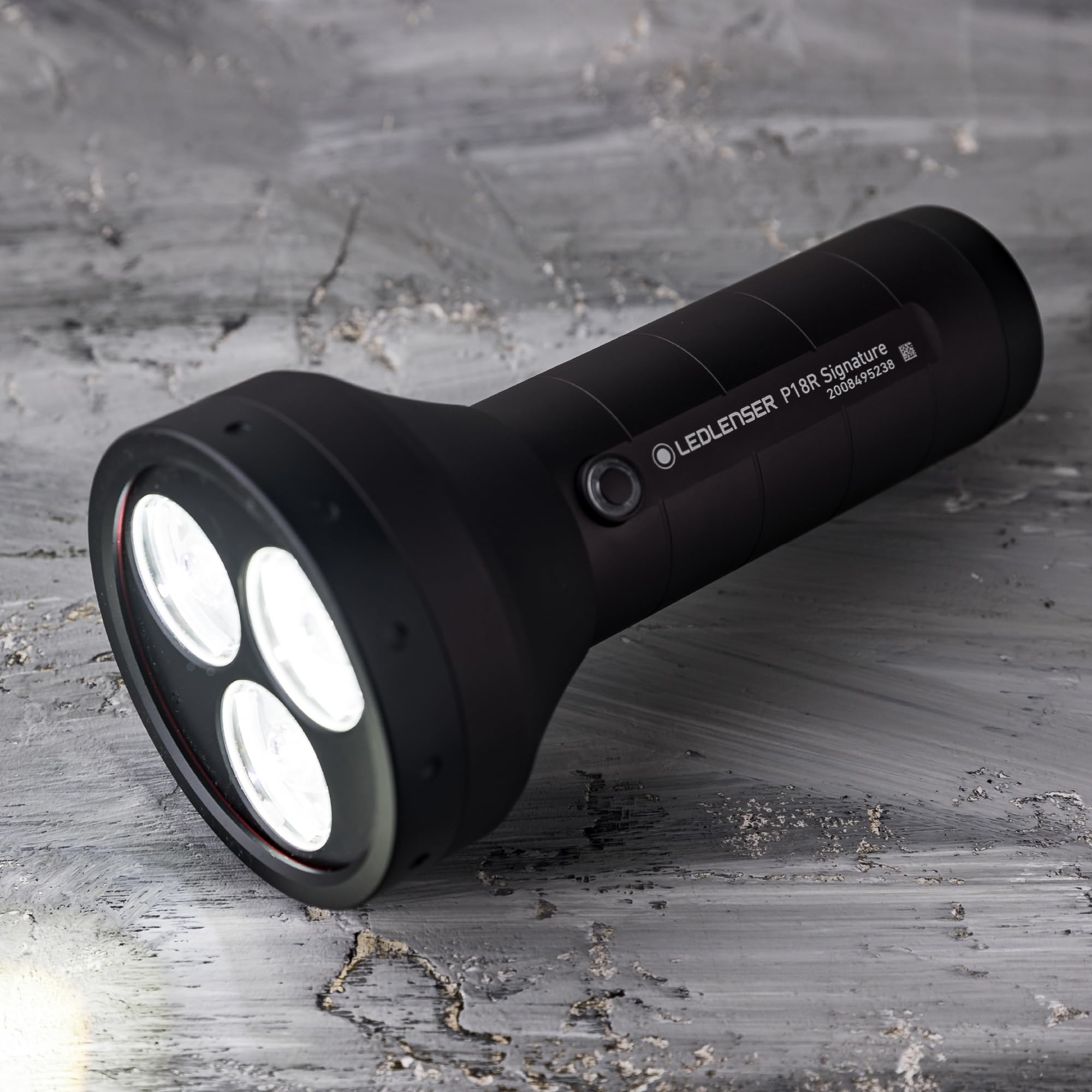 Amazon.co.jp: Ledlenser P18R シグネチャー懐中電灯 - 4500ルーメン