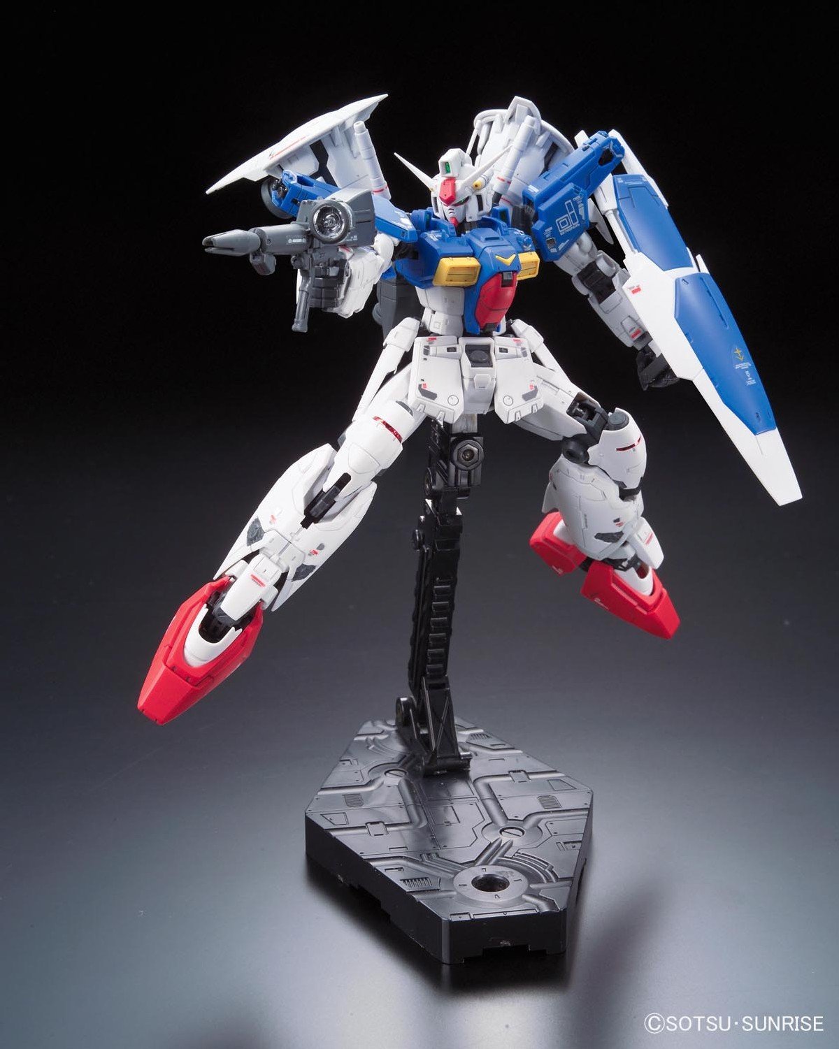 Amazon.com: Bandai Hobby RG#13 RX-78 GP01 Gundam GP-01Fb : Arts