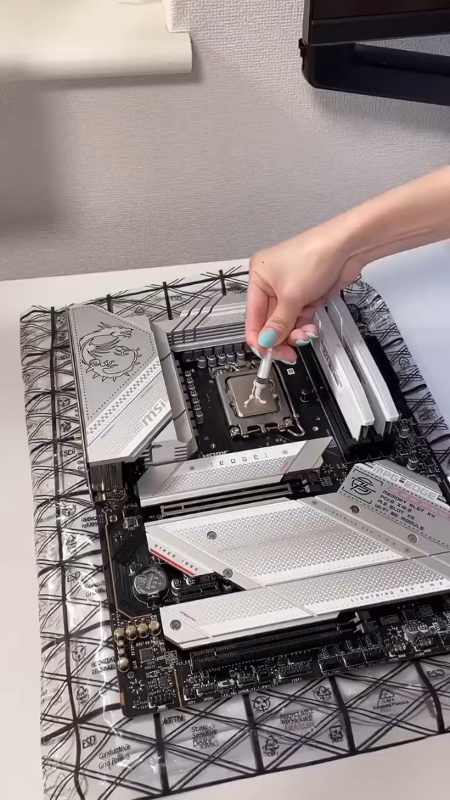 Amazon | MSI MAG CORELIQUID E240 WHITE 240mmラジエーター搭載 簡易