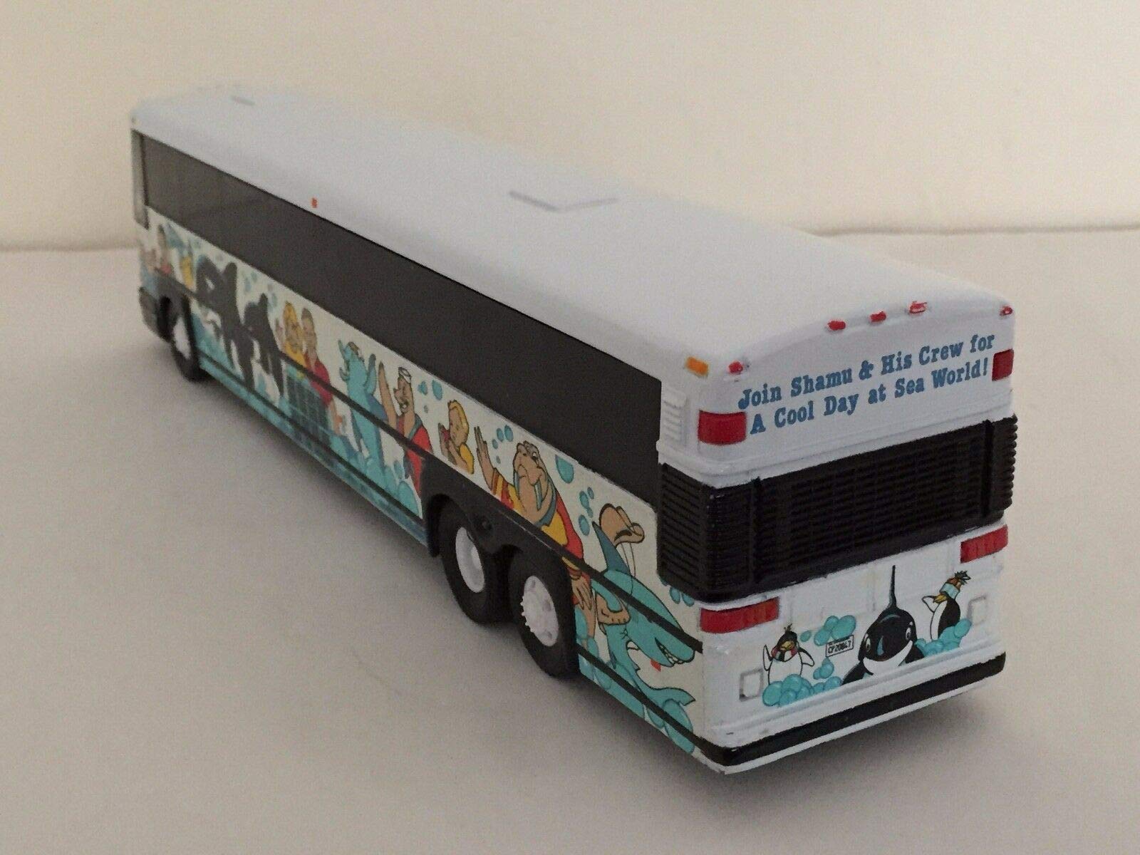 Amazon.com: Corgi MCI Gray Line of Anheim Pacific Coast-San Diego