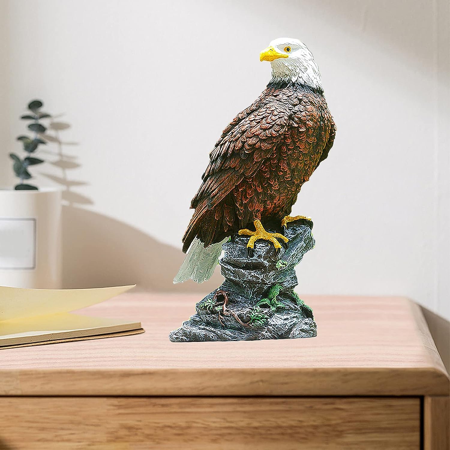 Amazon | 猛禽類最強 鷲 ワシ 鷹 置物 ミスターイーグル 本物そっくり