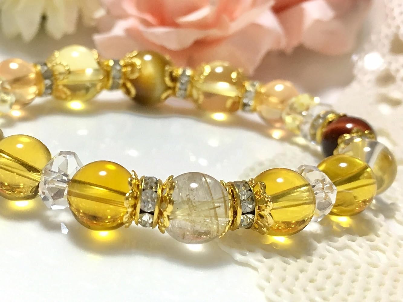 Amazon.co.jp: お金に困ってるなら金運ブレス。絶大な金運を誇る事で