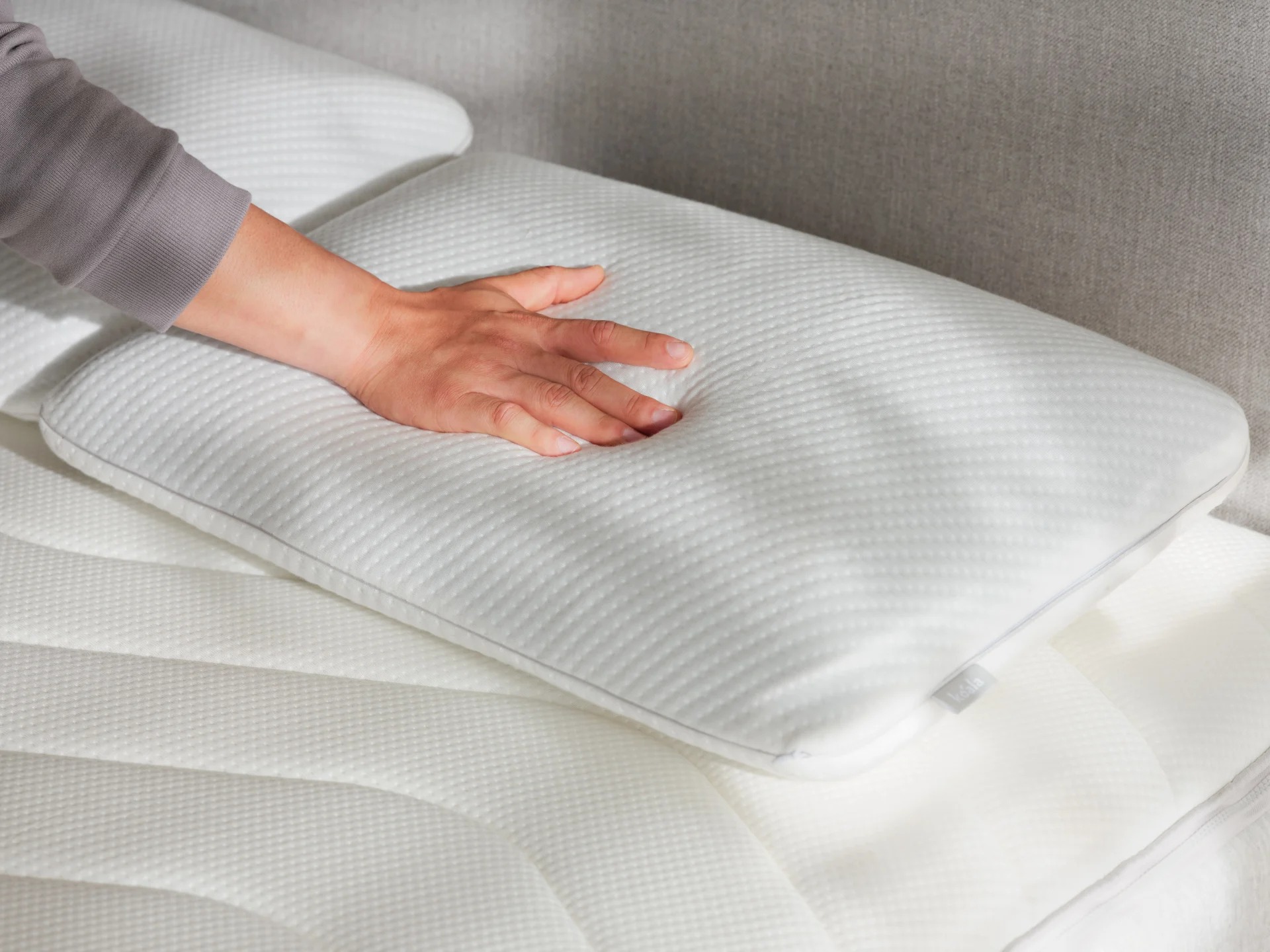 Amazon｜koala (R) ピロー ホテル 枕 まくら 【コアラピロー】低反発枕