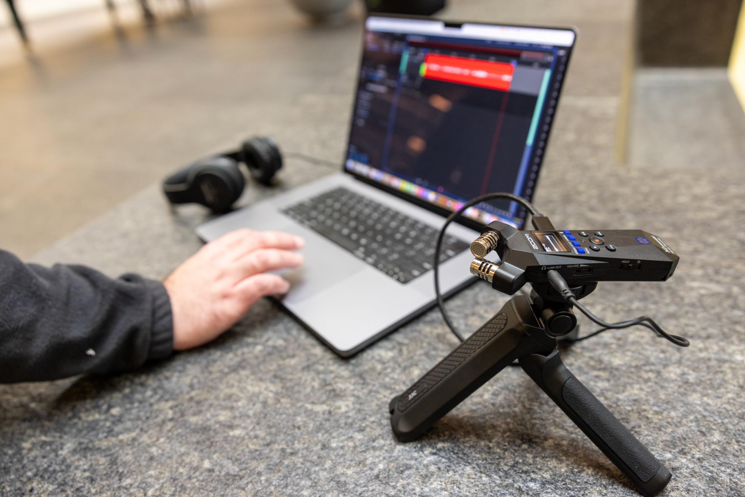 Amazon.co.jp: Zoom H1essentialハンディレコーダーバンドル。プロ仕様