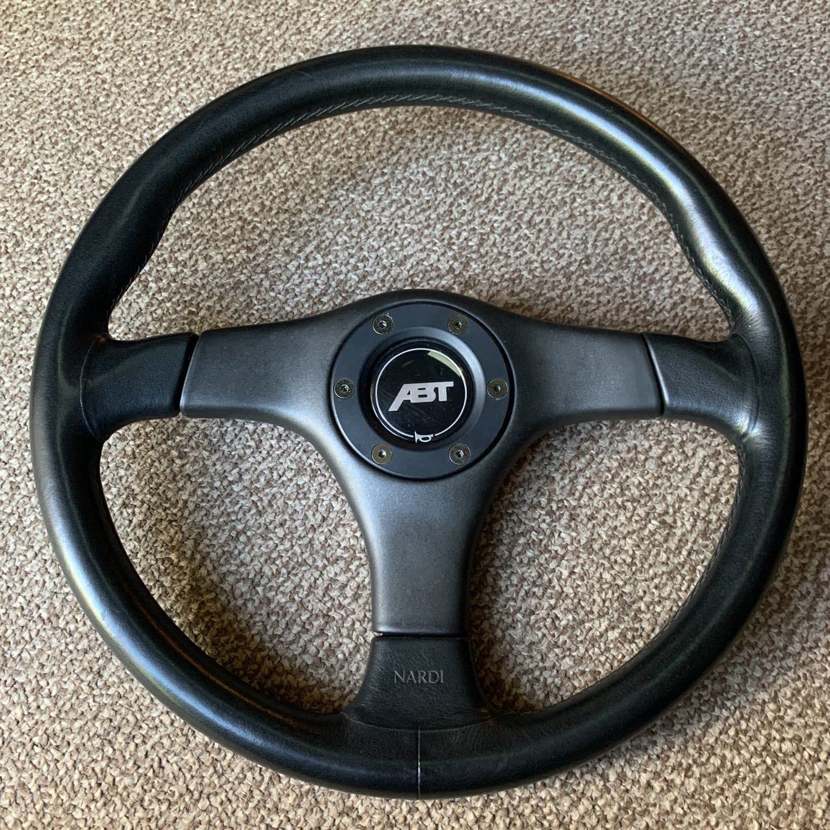 今だけ値下げ希少Nardi33パイ ステアリングホイール 3スポーク 今だけ