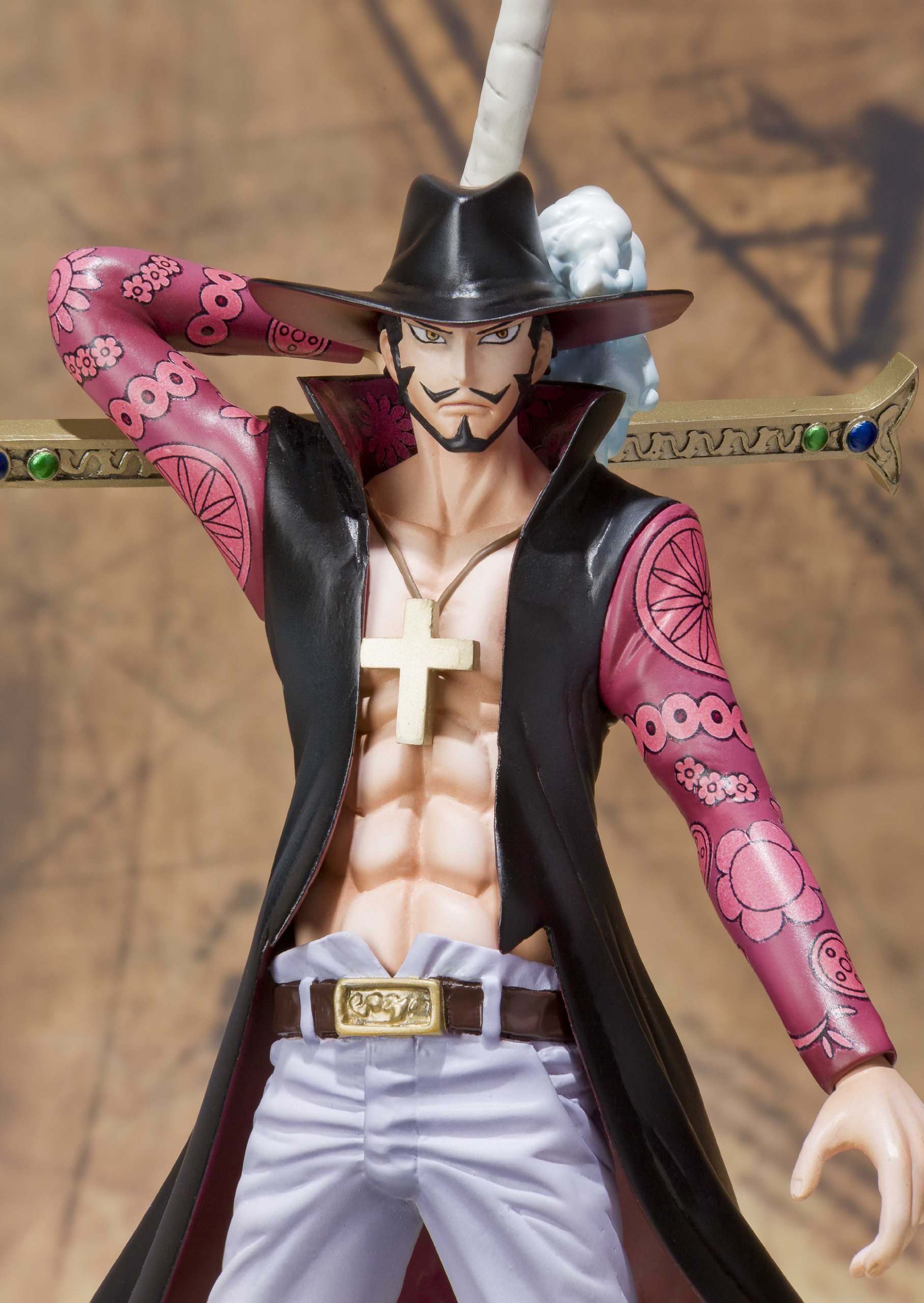 One Piece: Dracule Mihawk Figuarts Zero Figure: Amazon.de: Spielzeug