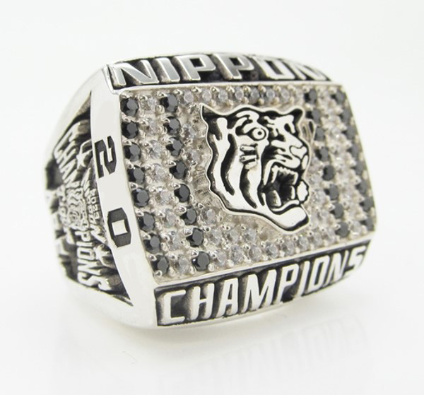 ニュース - イベント - 3月10日オープン戦試合前にチャンピオンリング