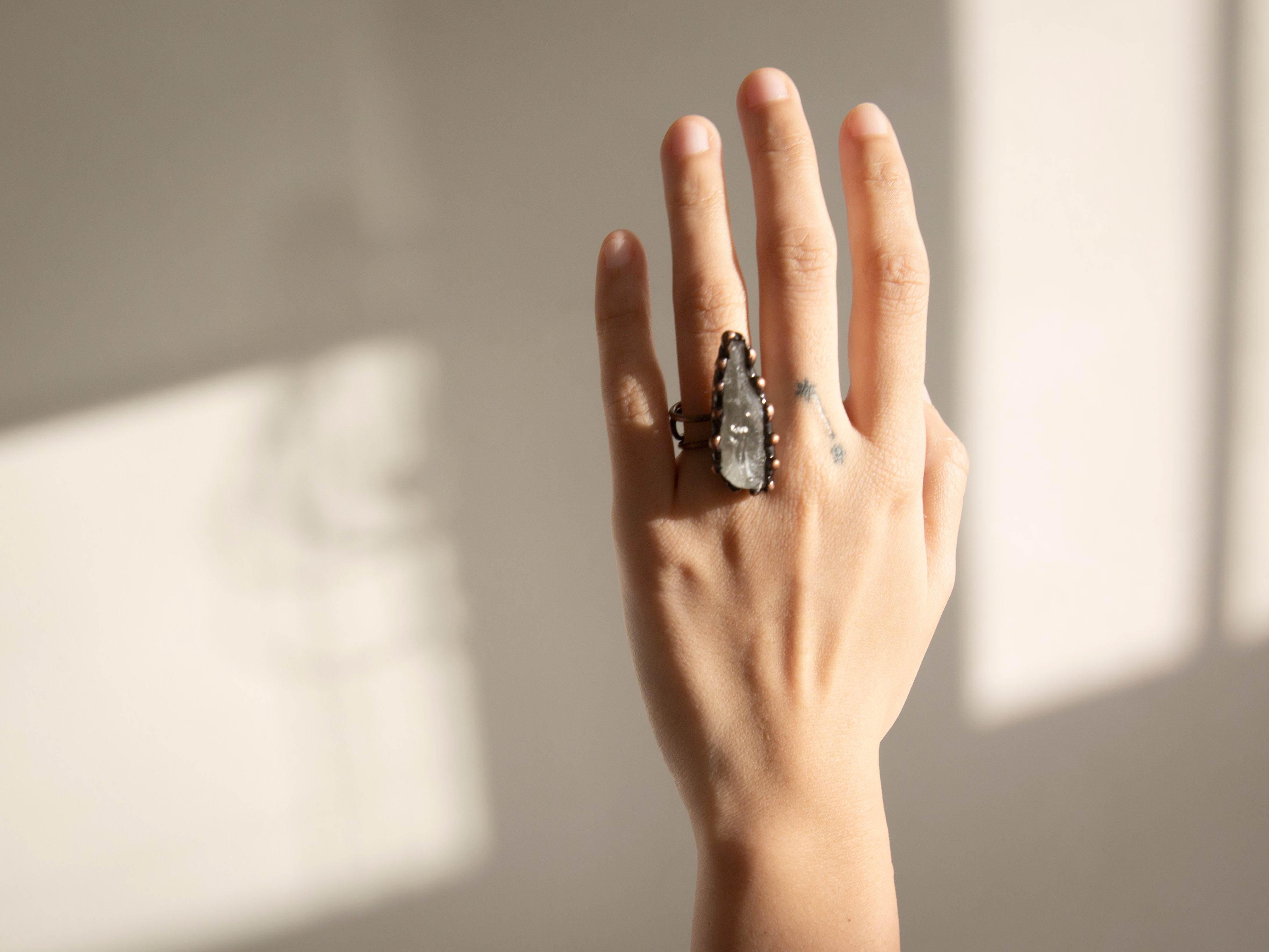 クリスタル クォーツ 天然石ヴィンテージリング フリーサイズ 真鍮製