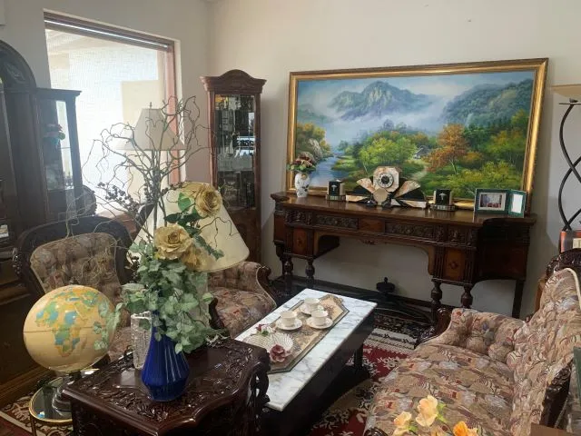 横浜ダニエル ティファ二ー 赤いベルベットの シングルソファ | Living