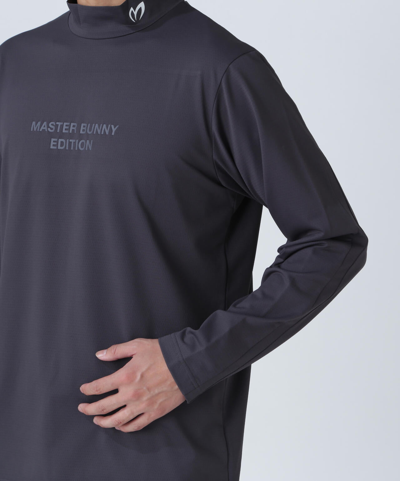 MASTER BUNNY EDITION ブラックシャツ ハイネック MASTER BUNNY