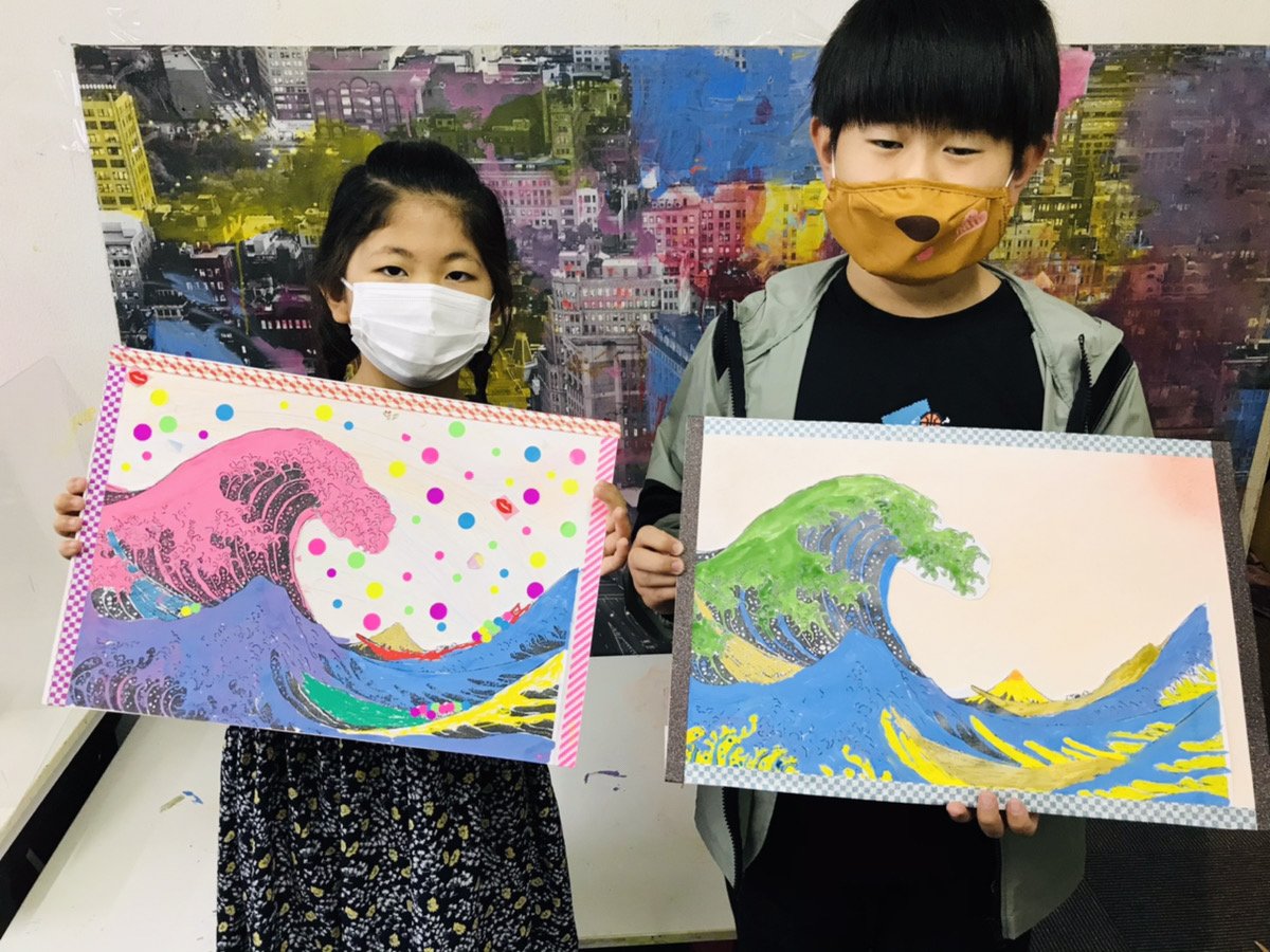 親子で体験！北斎の「波」をカラフル現代アートに！ | 大阪の絵画教室