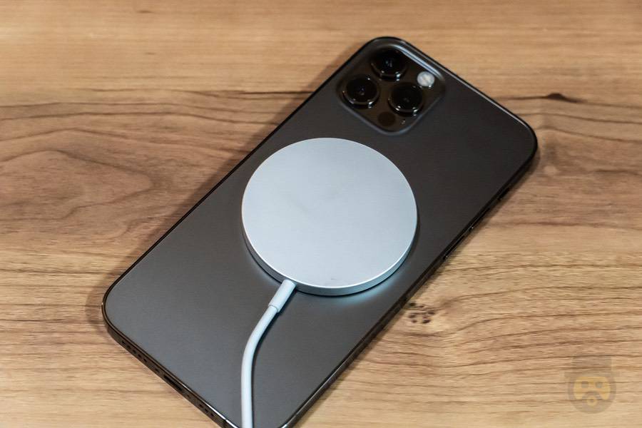 レビュー】MagSafe充電器を使い「iPhone 12 Pro」をワイヤレス充電して