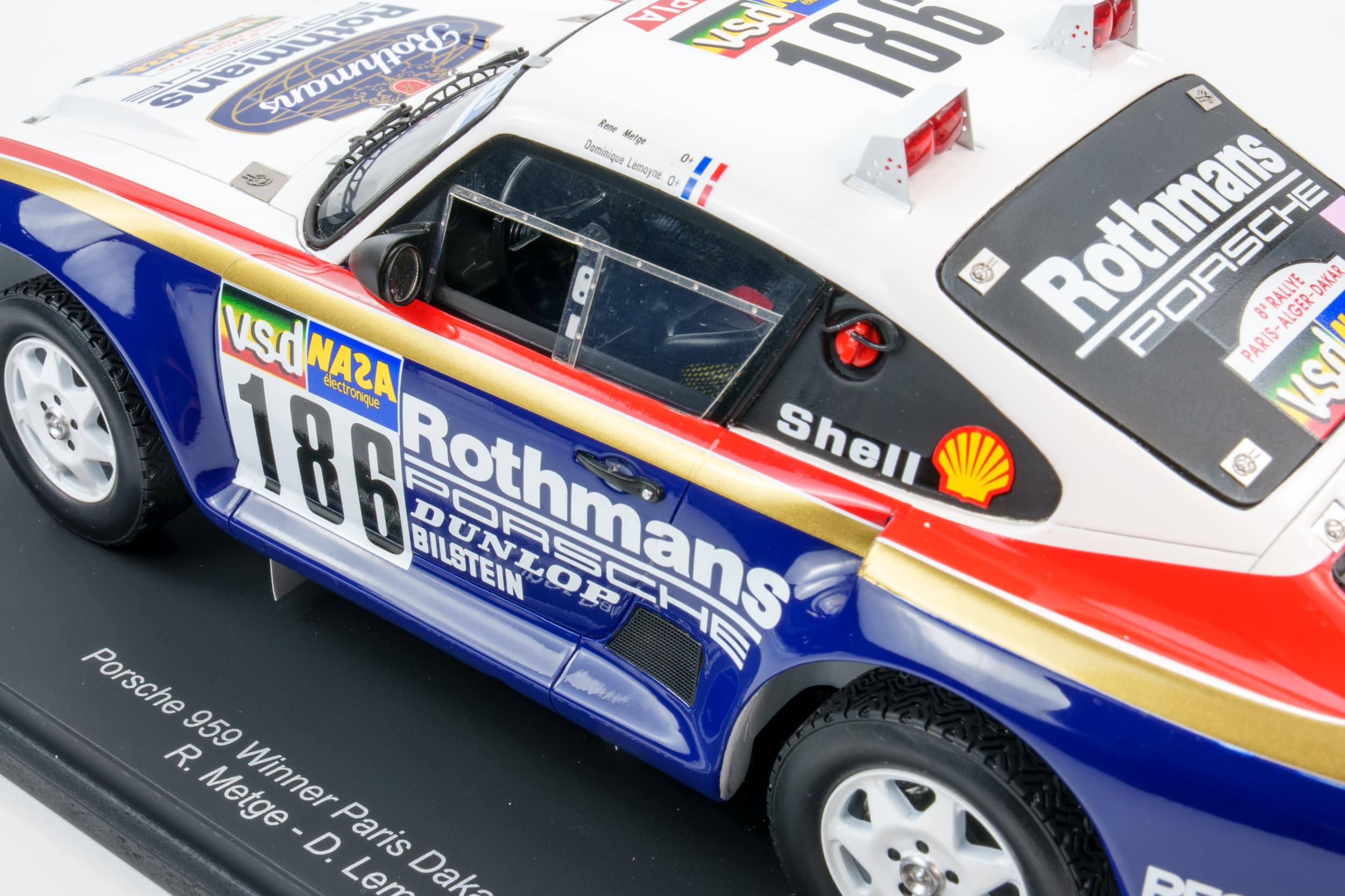 Spark 1:18Porsche No.186 1986年パリ・ダカールラリー優勝車