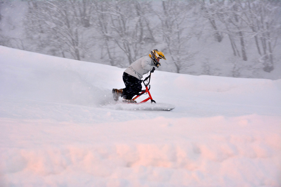 スノーモト編】スキー場でできるバイク遊び？スノースクート