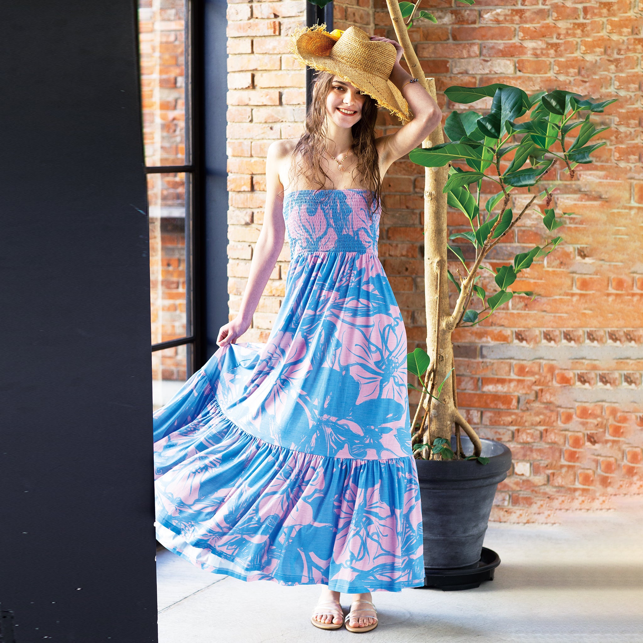 シャーリングベアトップワンピース（グレースハイビスカス：オーシャン