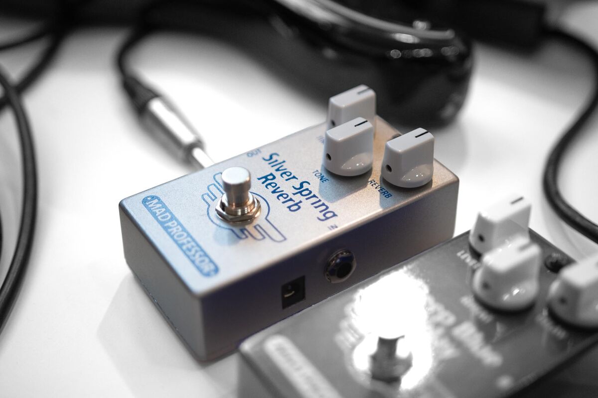 Silver Spring Reverb Pedal | Mad Professor Amplification