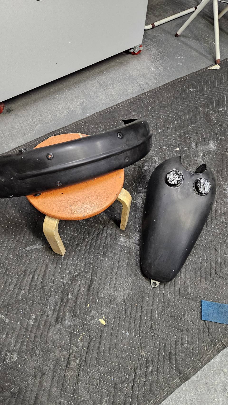 SR400外装エイジングペイント！～外装を“味のある経年風”に仕上げる