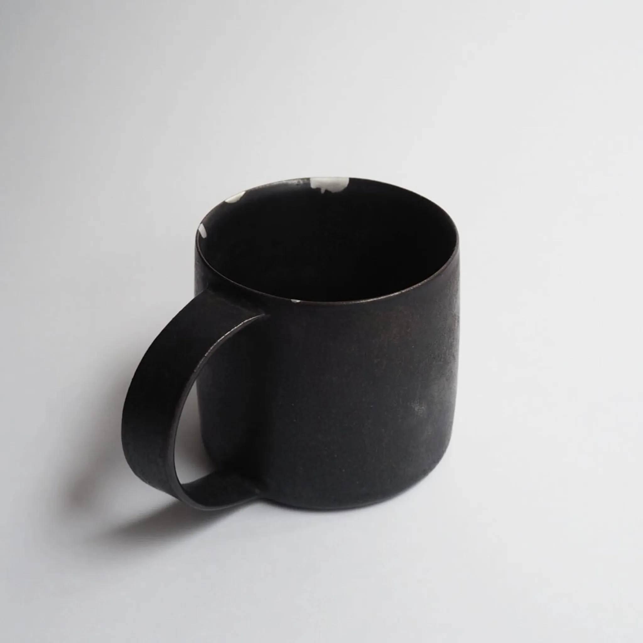 石川隆児 マグカップ 銀消粉 カケ 漆含浸 にゅう止め - 金継ぎ 邂逅