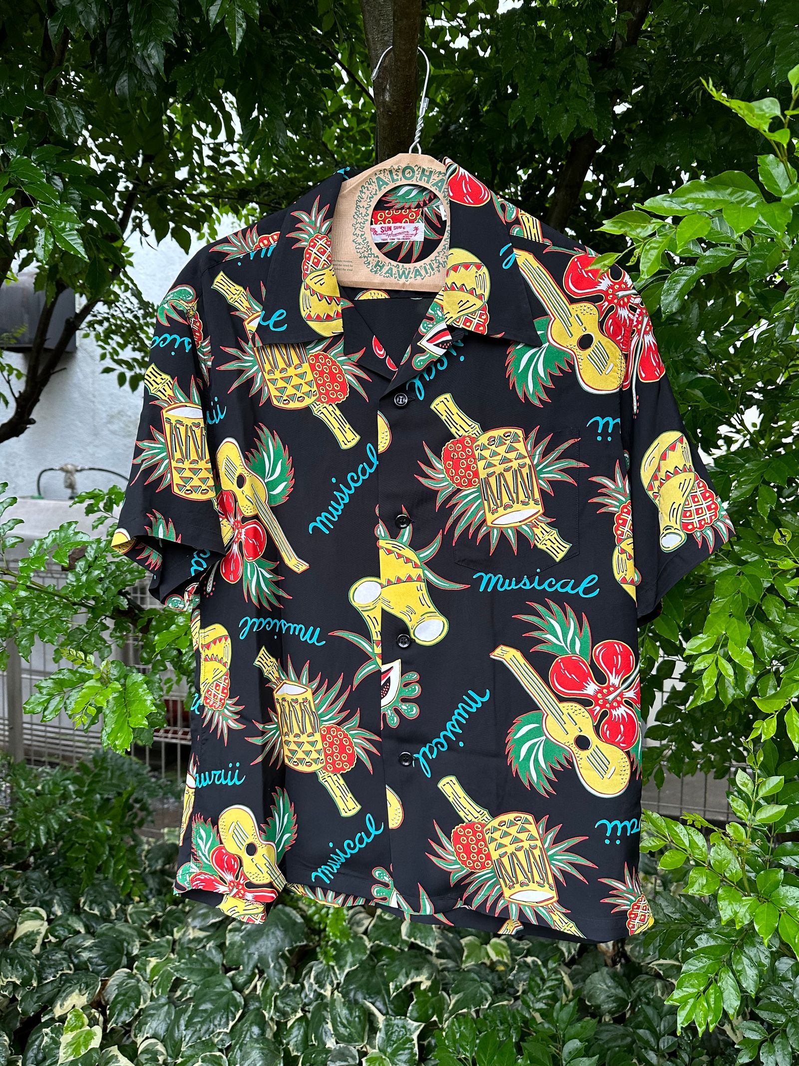SUN SURF - ALOHA SHIRTS “HAWAII MUSICAL” /半袖レーヨンシャツ