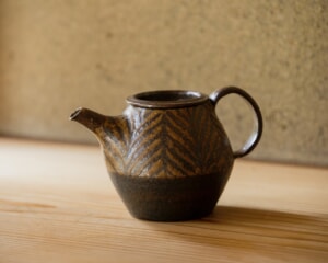 渡辺真樹 花入 魚 八戸焼窯元二代目 幻の焼き物「八戸焼」昭山窯渡辺陶