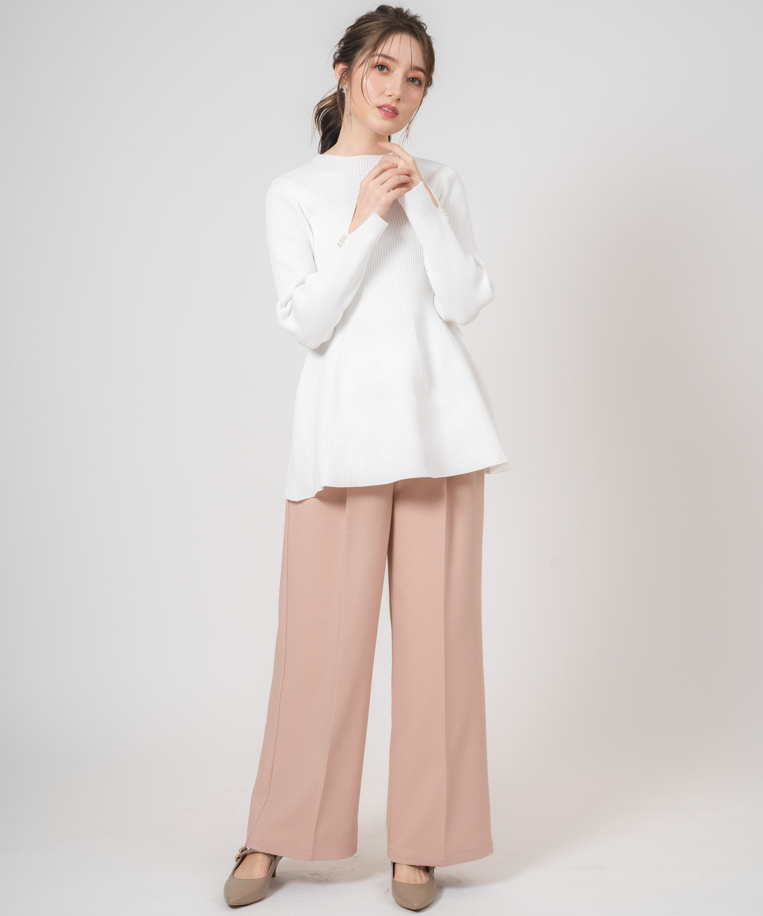 タックデザインストレートパンツ | その他パンツ | NOELA OFFICIAL WEB