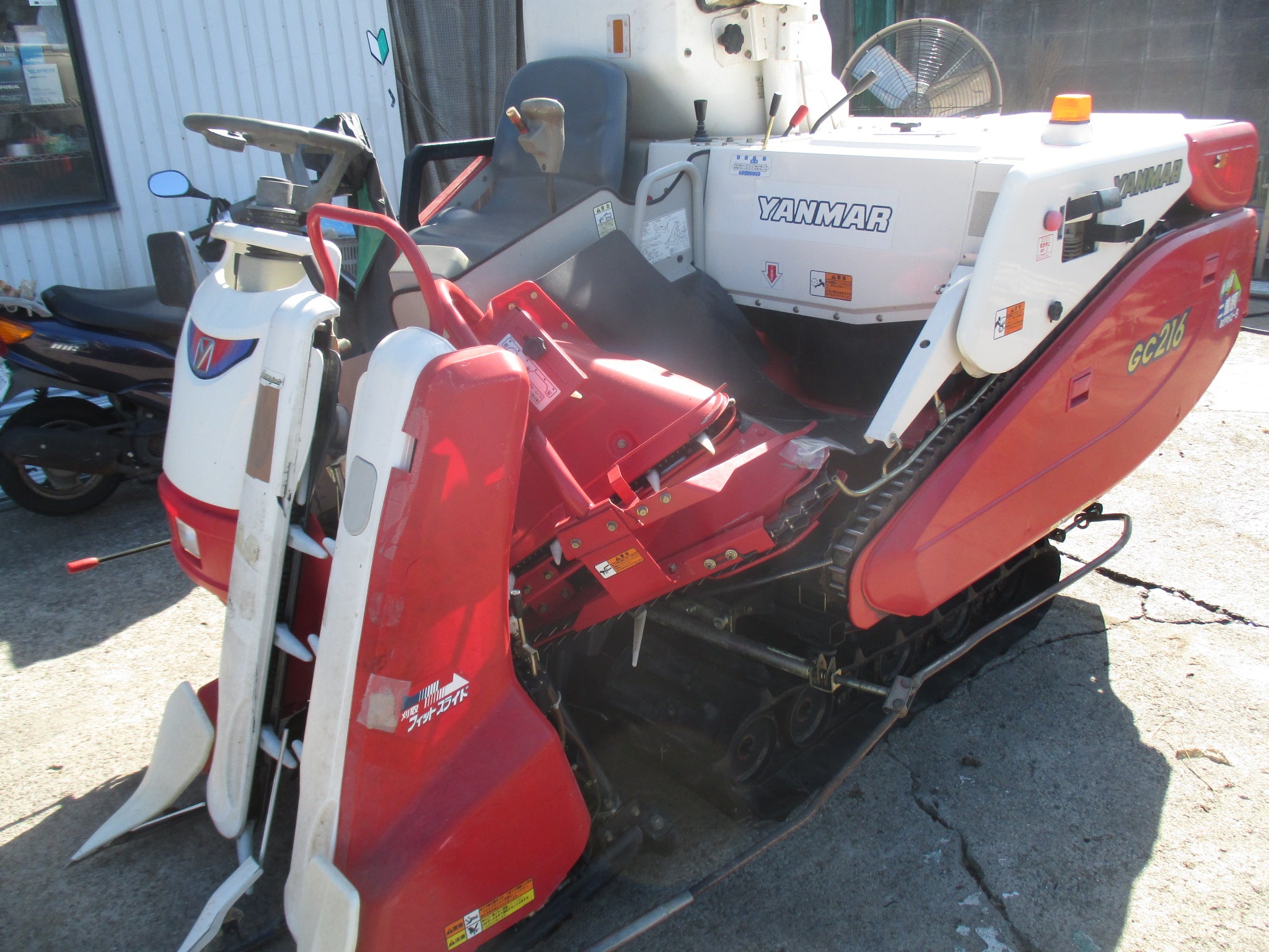 ヤンマー 中古 コンバイン GC216 – 農キング