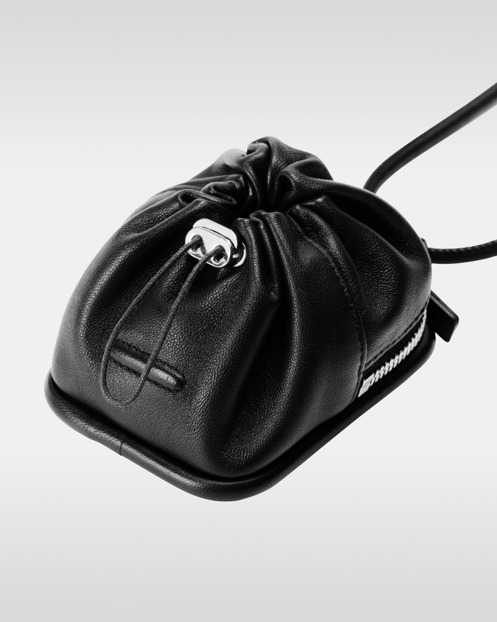 iPhone 17 / 16 / 15対応 レザーケースセット｜着脱ストラップ付き