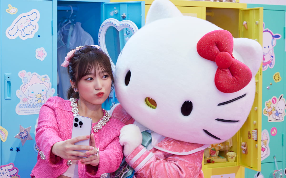 キティちゃんとの自撮りも♡元IZ＊ONE・矢吹奈子さん登場！韓国