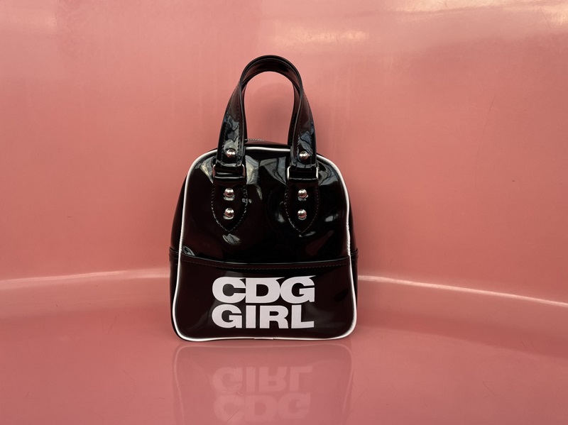 コム デ ギャルソン・ガール】小さいサイズのハンドルバッグが気分です