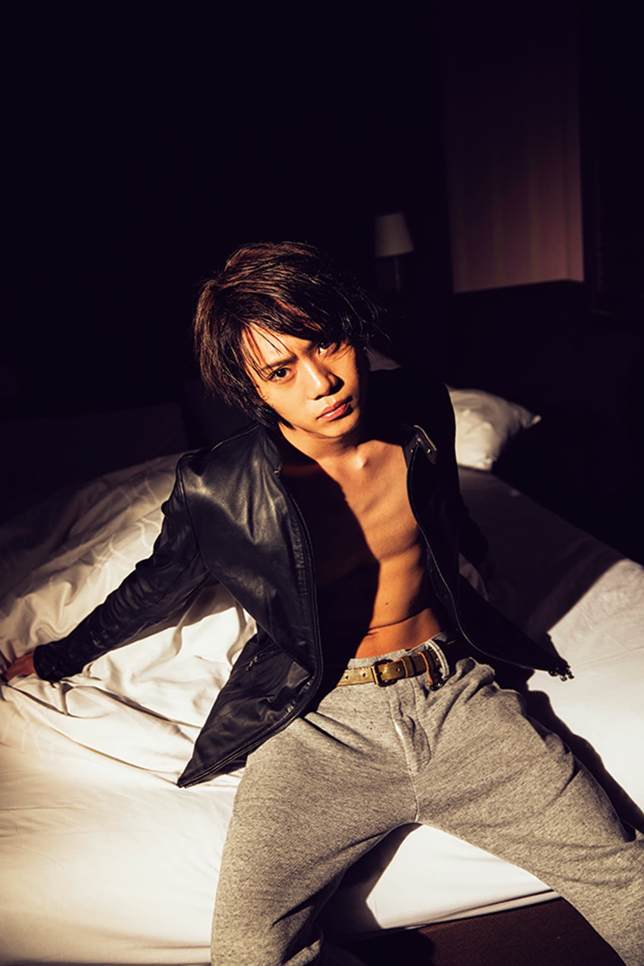 佐藤流司、写真集発売イベントで意気込む「2.5次元のトップに立ちたい