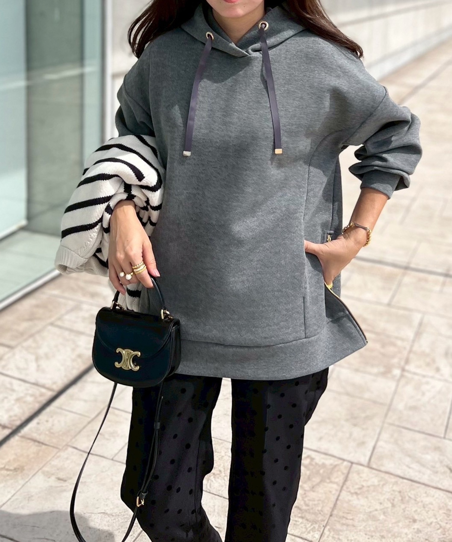 大人フーディー】サイドジップダンボールニットフーディー Emma Taylor