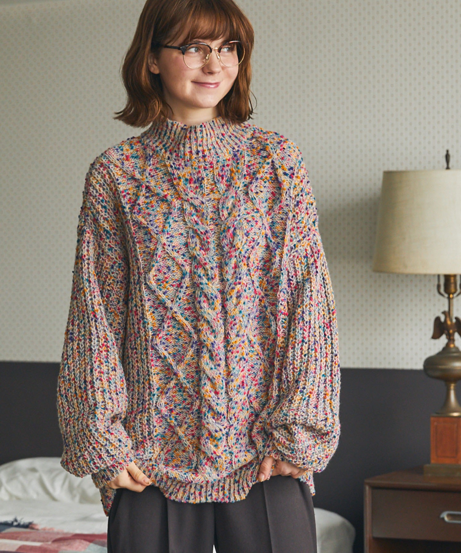 カラーネップニットケーブル編みハイネックプルオーバー MONO-MART