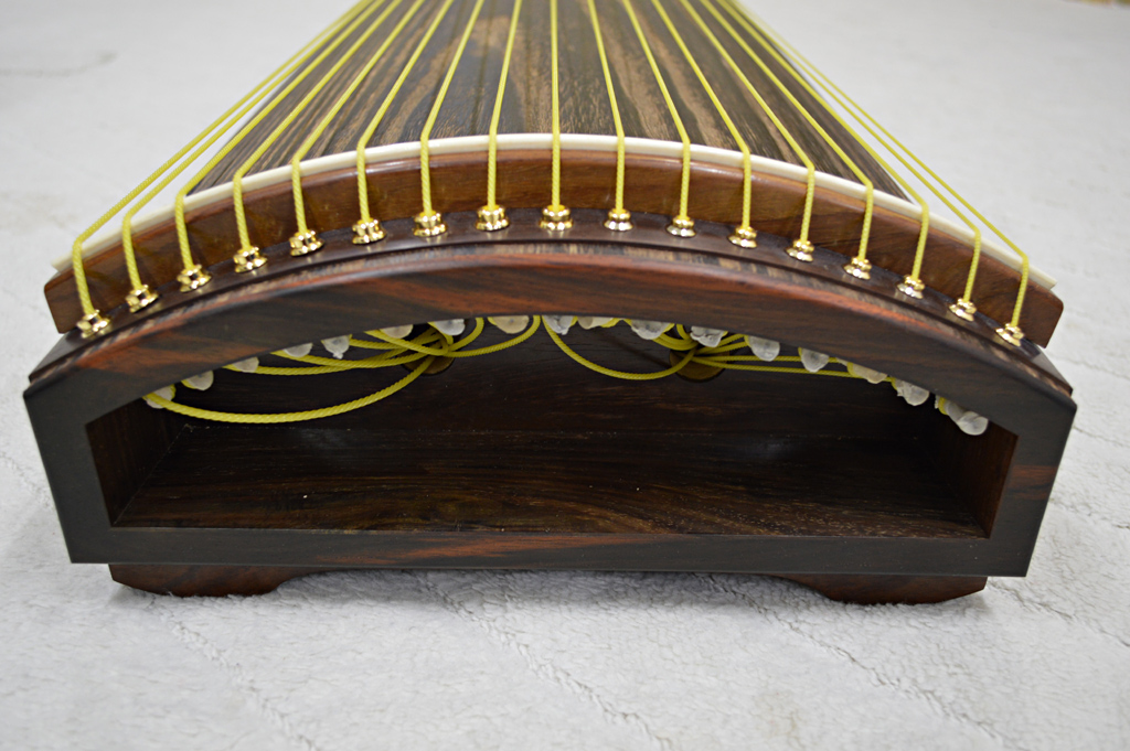 五味和楽器店 箏・地唄三絃・十七絃の製造販売修理専門店