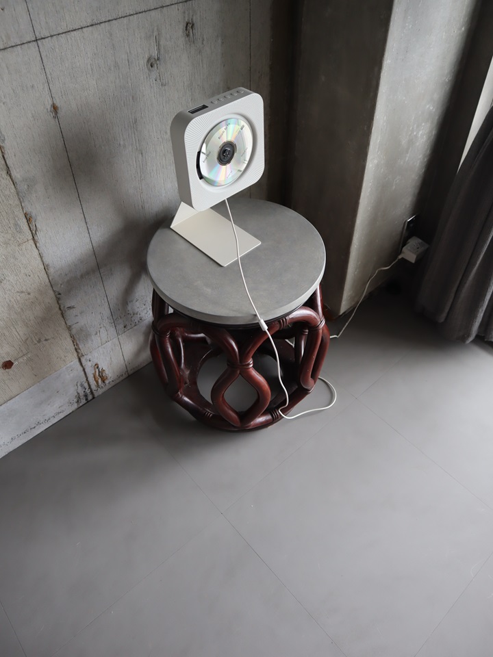 503)無印の壁掛式CDプレーヤーをスタンドで使う – 山小屋大家日記