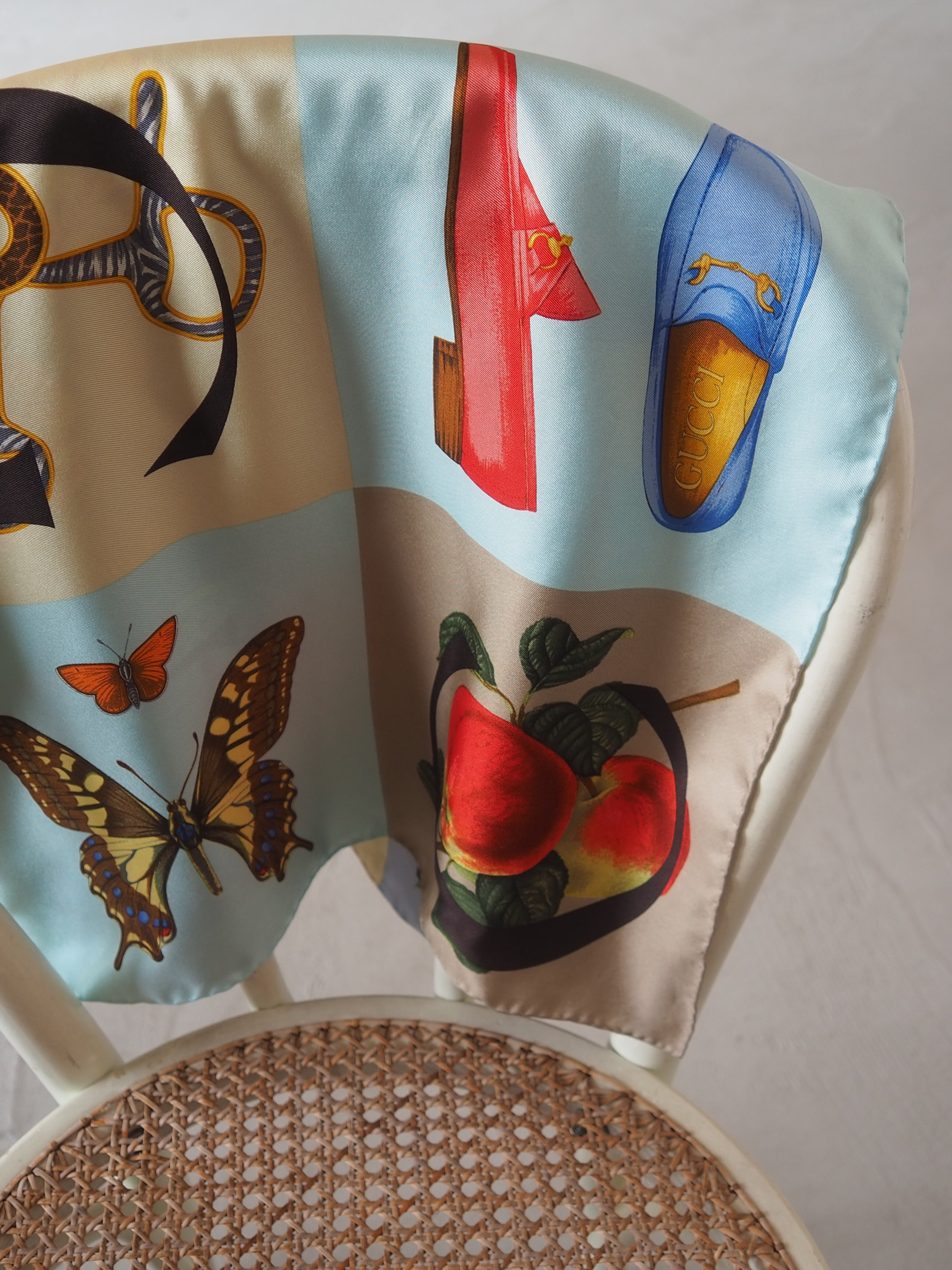 GUCCI グッチ オールド スカーフ マルチカラー ロゴ イラスト シルク