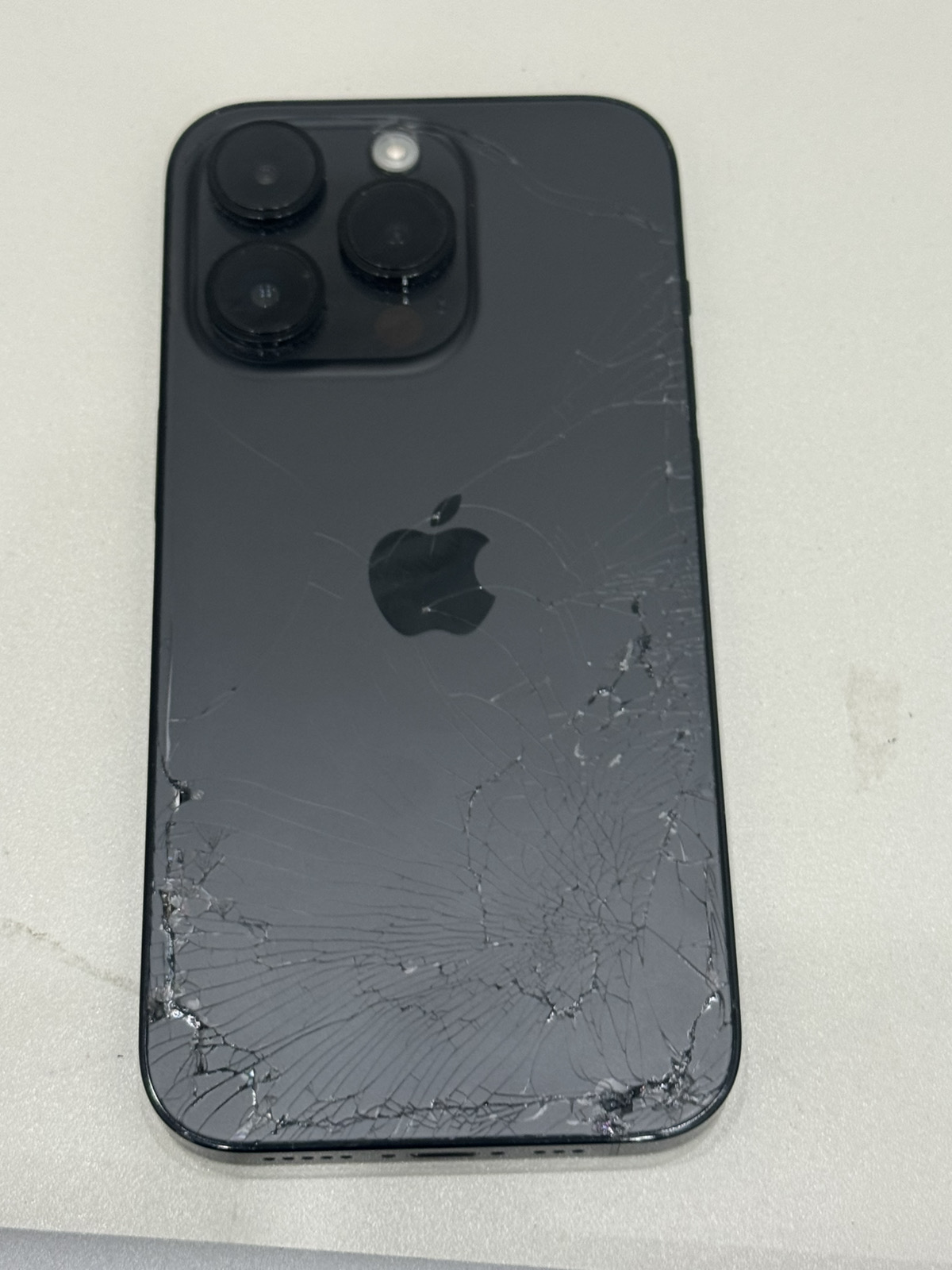 Apple iPhone 14 Pro スペースグレー 本体 背面割れ 📱【iPhone14 Pro