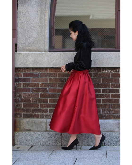 ラグジュアリーな艶紅タックミディアムスカート – ONE PEACE ONLINE