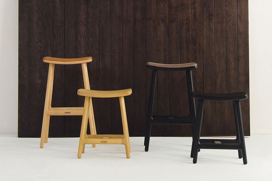 モーダ・エン・カーサ オッド ロー スツール