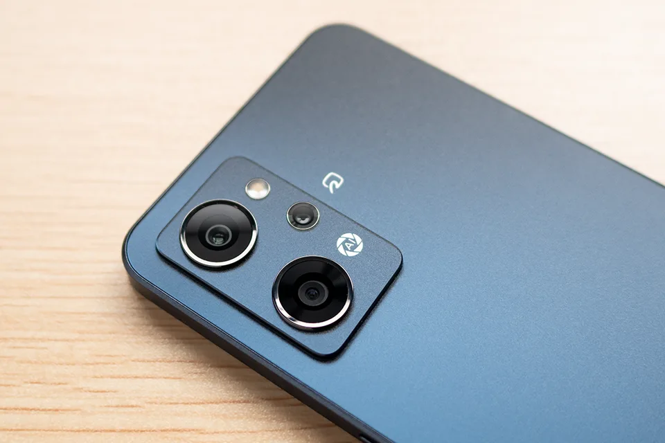 OPPO Reno7 A レビュー：OPPO Glowの背面がカッコいい！軽量で防水・お