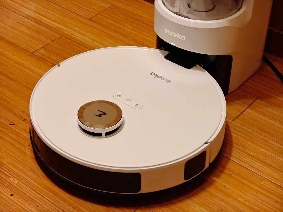 EUREKA E20 Plus レビュー：サイクロン式の自動集塵、紙バッグ不要で