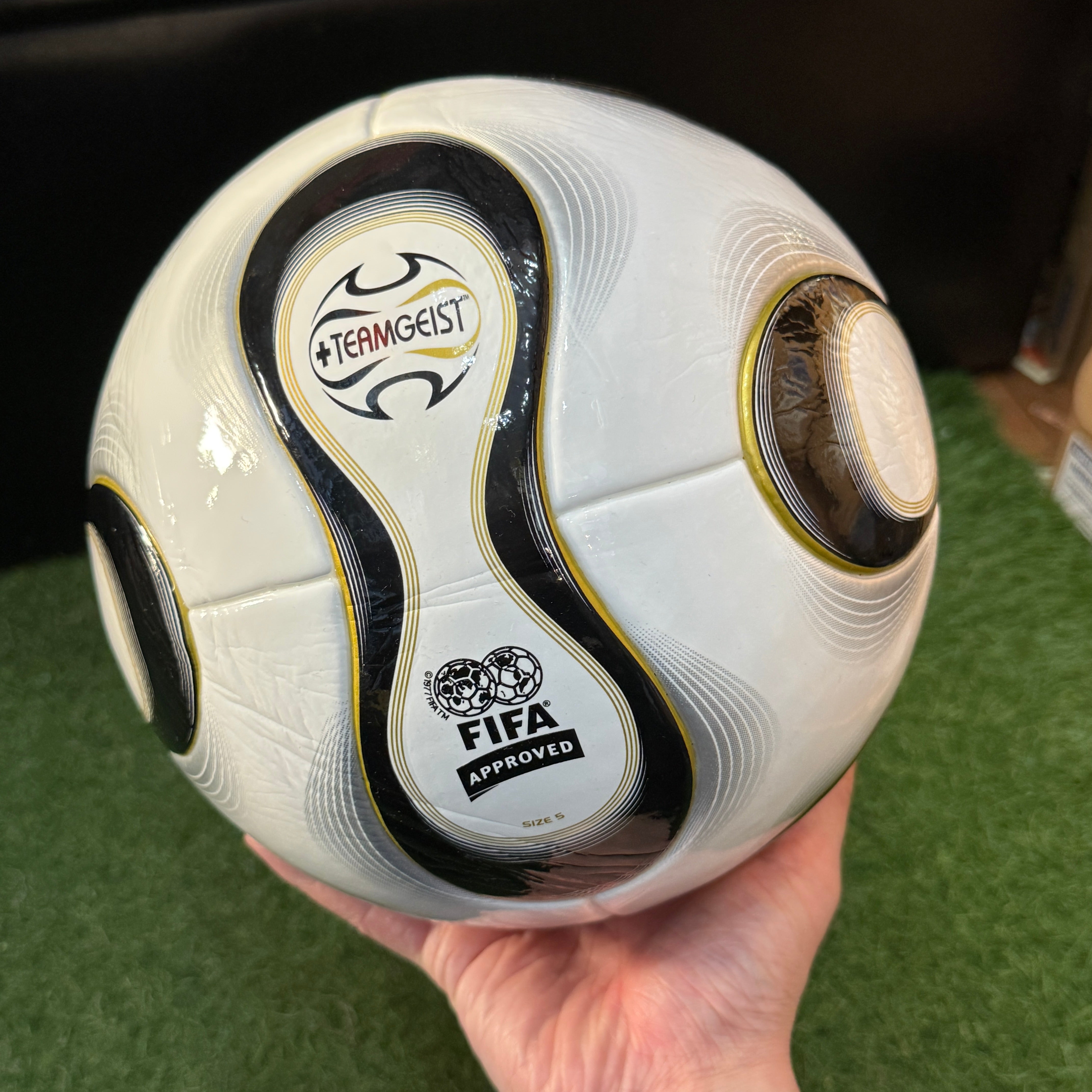 チームガイスト 復刻ボール JI5480 +teamgeist – 俺の足 サッカー用品