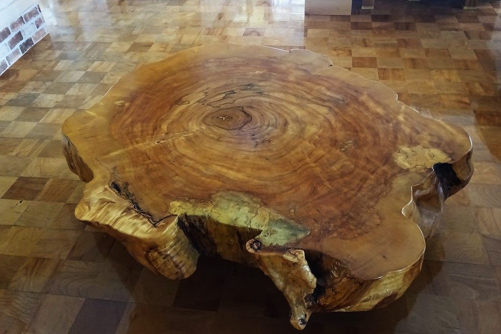 輪切りテーブル・円卓 | 秋山郷 本物無垢の輪切りテーブル発祥の地「山