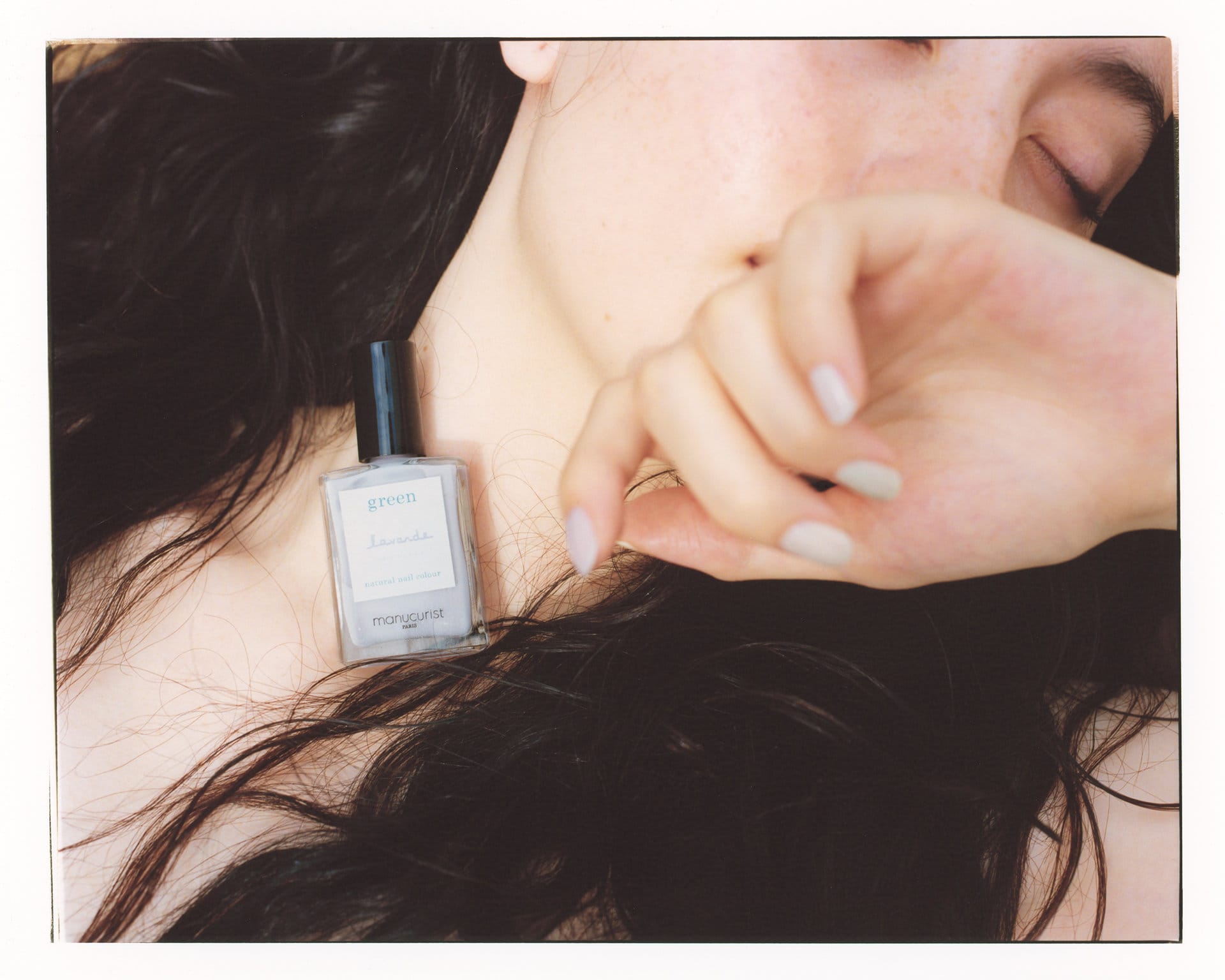 最高に洒落てる大人の白ネイル【百々千晴×マニキュリストのコラボ