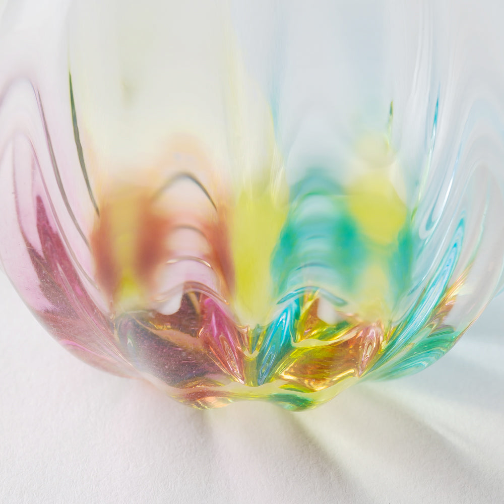 ガラス作家 竹田舞由子 一輪挿し(丸型S)「にじ光」 ¥4,400 大人の焼き物