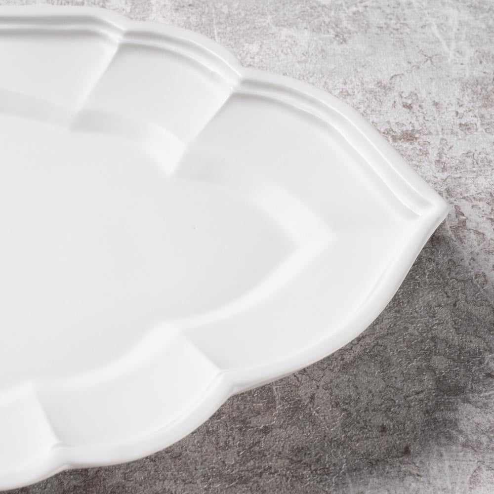 臼杵焼 オーバル皿 S ¥8,800 大人の焼き物