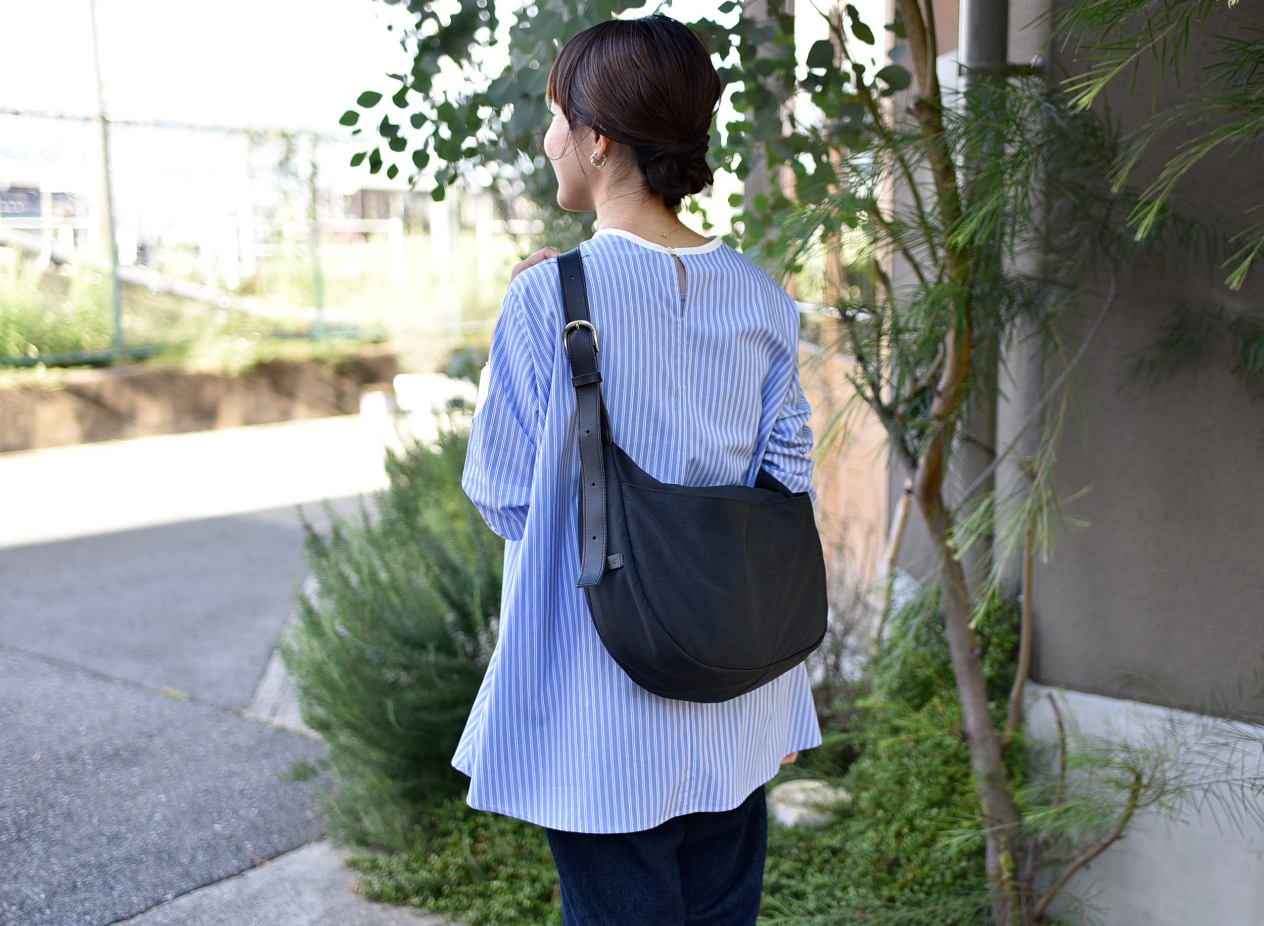 ムーンショルダーバッグ – OURHOME