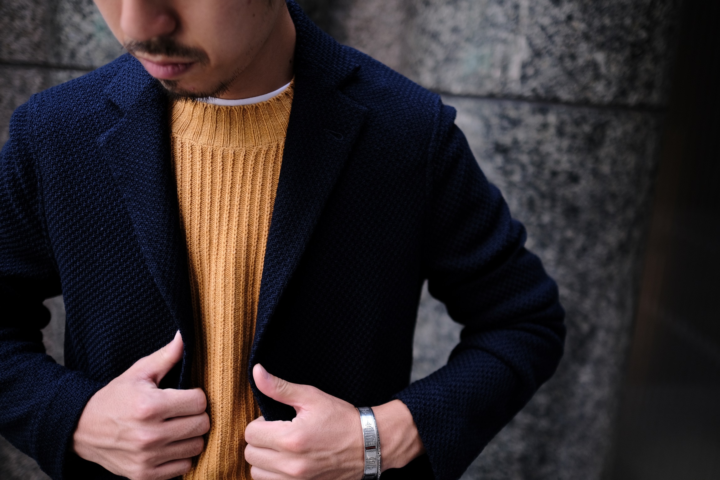 今秋に最良の選択。BAGUTTA MILANOのニットジャケット。│Oyster 青山