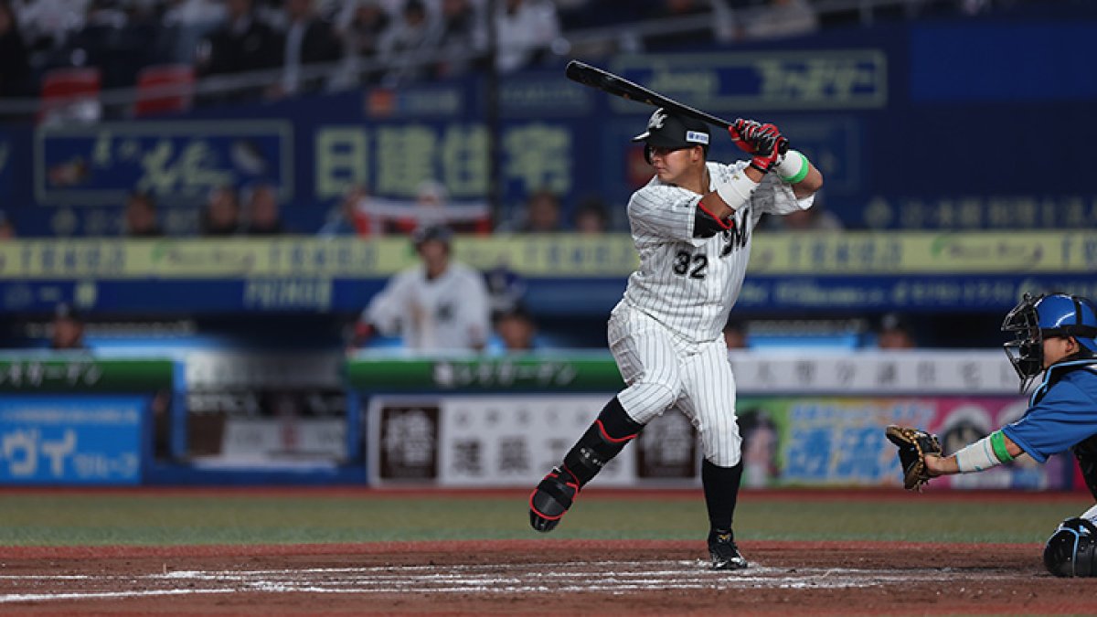 待望の「打てる捕手」へと進化を遂げた佐藤都志也の変化に迫る｜パ